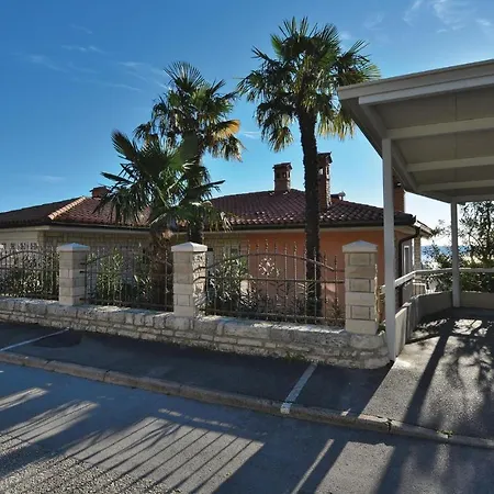 Appartamento Amazing In W/ Wifi And 2 Bedrooms